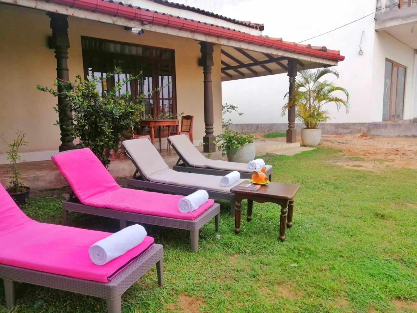 Nalendra Villa - Oceanfront Hikkaduwa Exterior foto