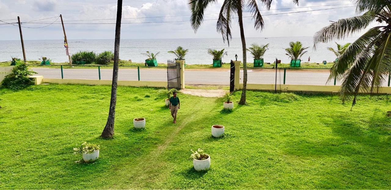 Nalendra Villa - Oceanfront Hikkaduwa Exterior foto